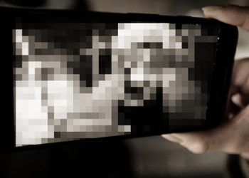 Kirim Foto Bugil ke Calon